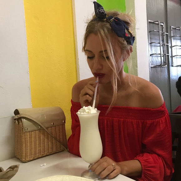 Meet your Posher, Sarah - Picture 1 of 1